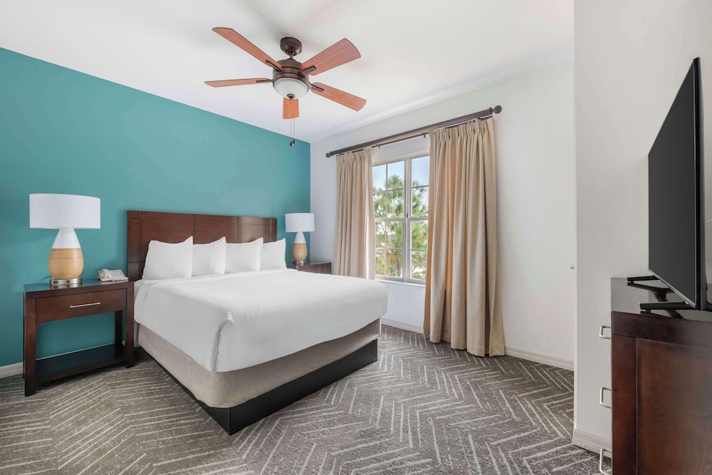 Hilton Vacation Club Aqua Sol Orlando West — Hotel rooms in Winter Garden, Florida