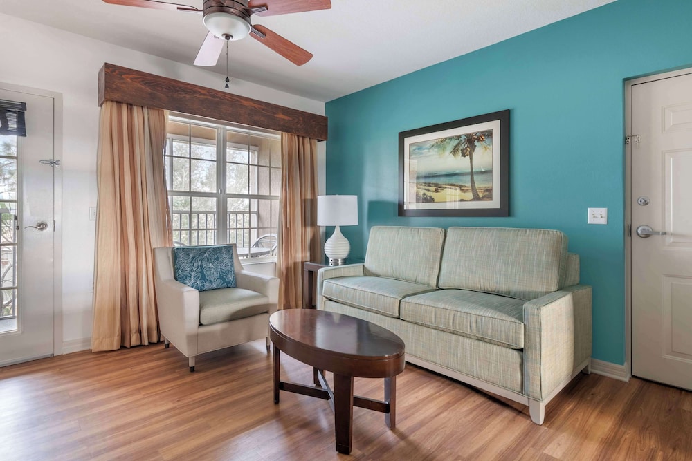 Hilton Vacation Club Aqua Sol Orlando West — Hotel rooms in Winter Garden, Florida