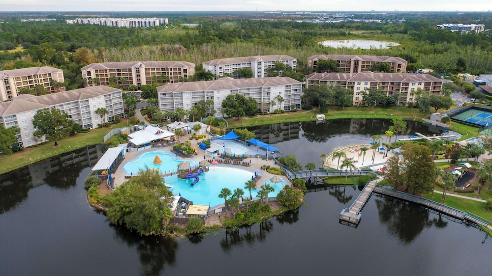 Hilton Vacation Club Aqua Sol Orlando West — Swimming pool in Winter Garden, Florida
