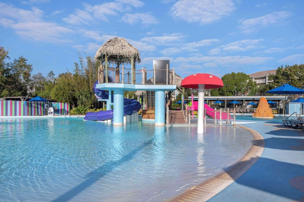 Hilton Vacation Club Aqua Sol Orlando West — Swimming pool in Winter Garden, Florida