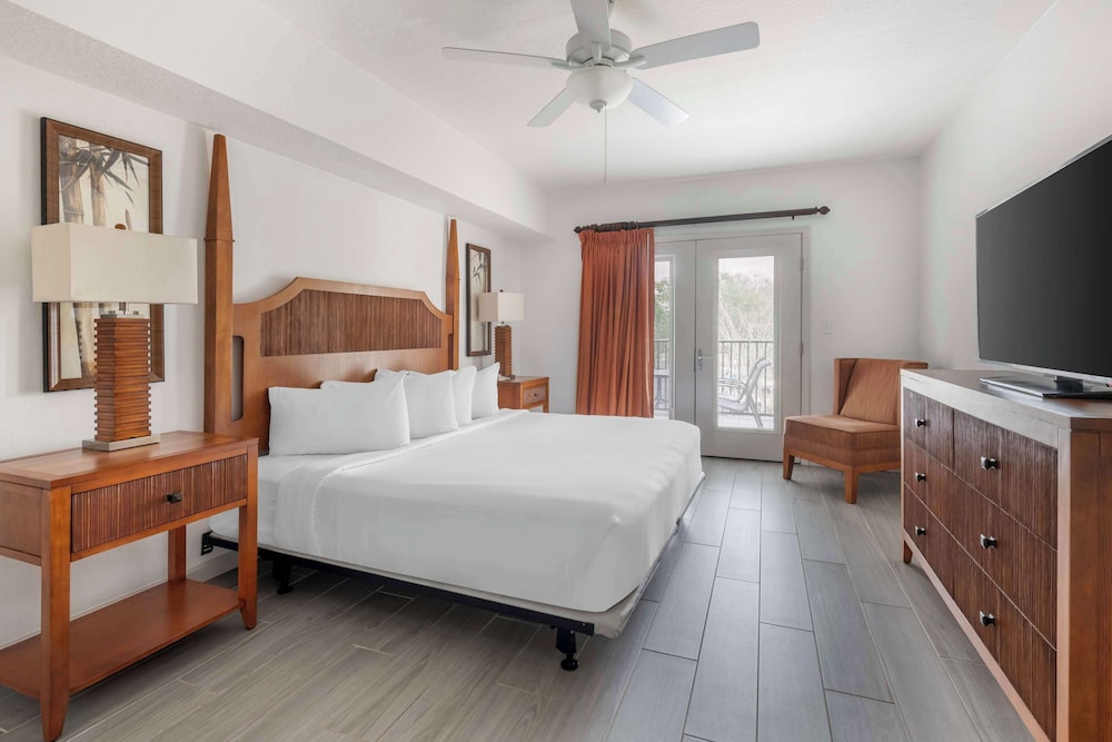 Hilton Vacation Club Aqua Sol Orlando West — Hotel rooms in Winter Garden, Florida