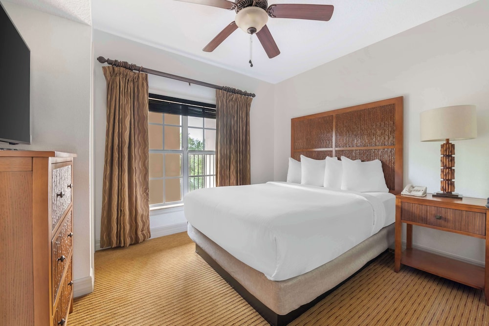 Hilton Vacation Club Aqua Sol Orlando West — Hotel rooms in Winter Garden, Florida