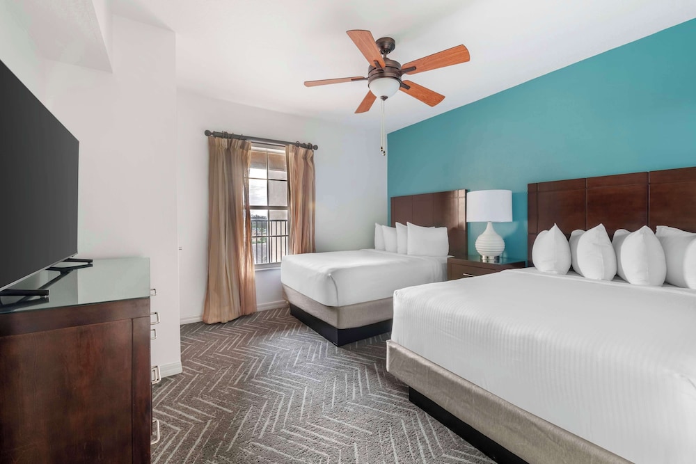 Hilton Vacation Club Aqua Sol Orlando West — Hotel rooms in Winter Garden, Florida