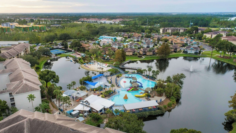 Hilton Vacation Club Aqua Sol Orlando West — Main photo in Winter Garden, Florida