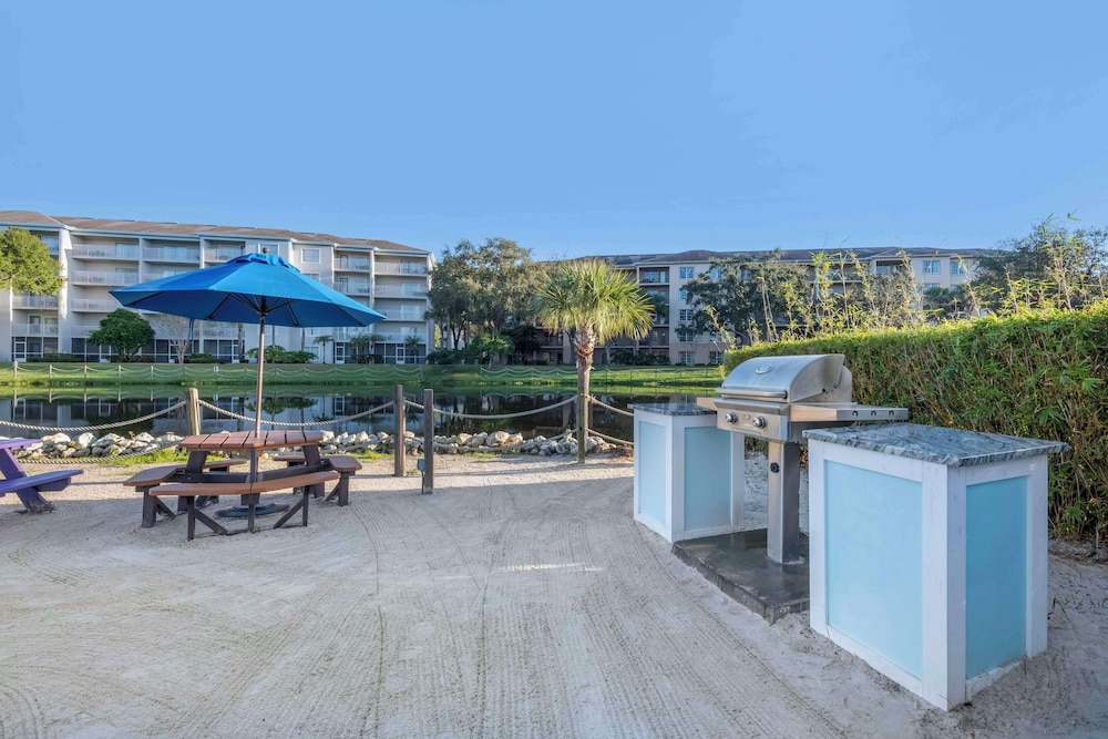 Hilton Vacation Club Aqua Sol Orlando West — Sports & recreation in Winter Garden, Florida