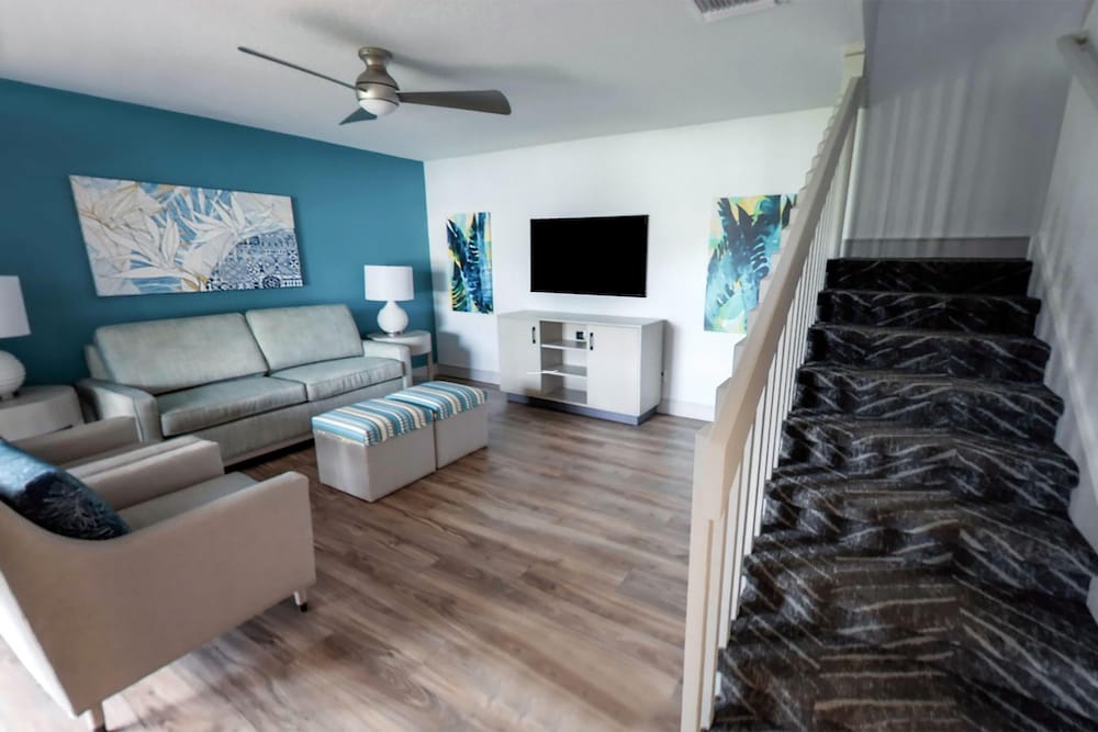 Hilton Vacation Club Aqua Sol Orlando West — Hotel rooms in Winter Garden, Florida