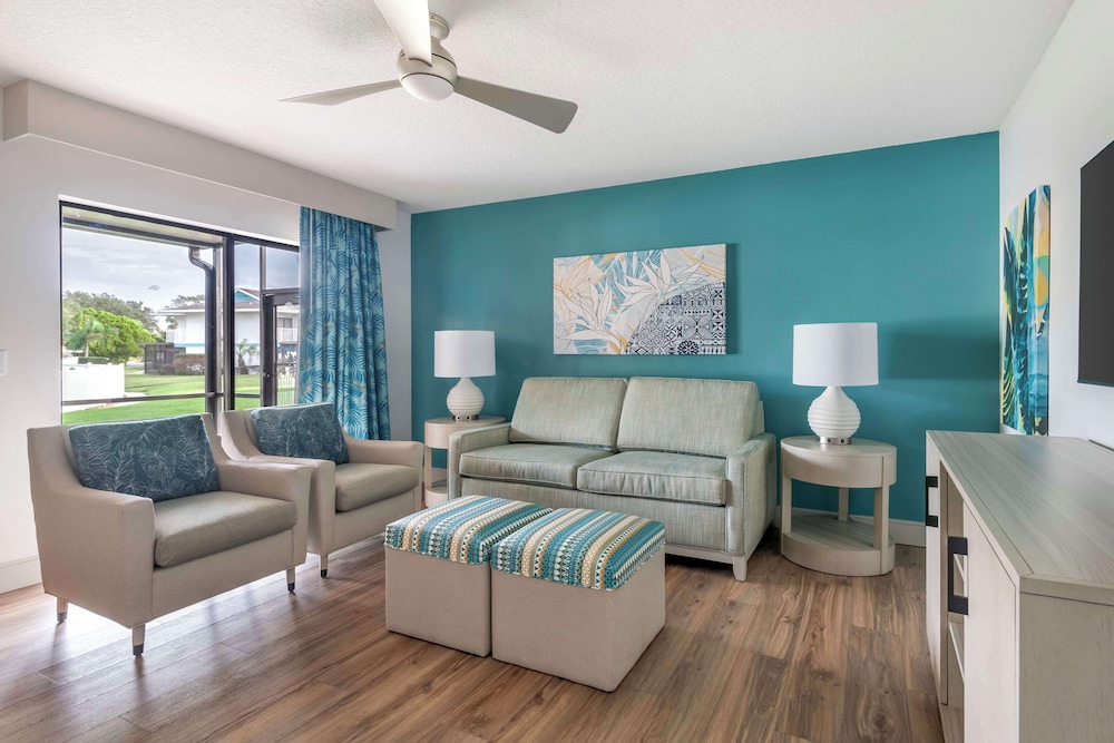 Hilton Vacation Club Aqua Sol Orlando West — Hotel rooms in Winter Garden, Florida