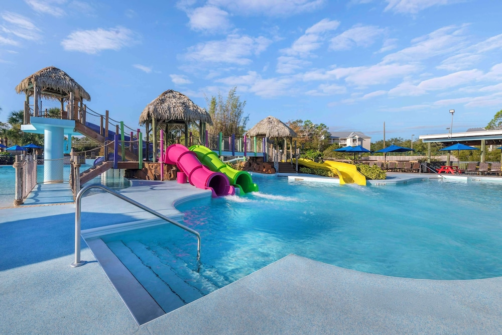 Hilton Vacation Club Aqua Sol Orlando West — Swimming pool in Winter Garden, Florida