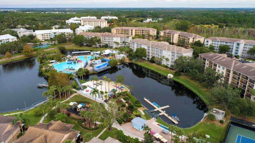 Hilton Vacation Club Aqua Sol Orlando West — Swimming pool in Winter Garden, Florida
