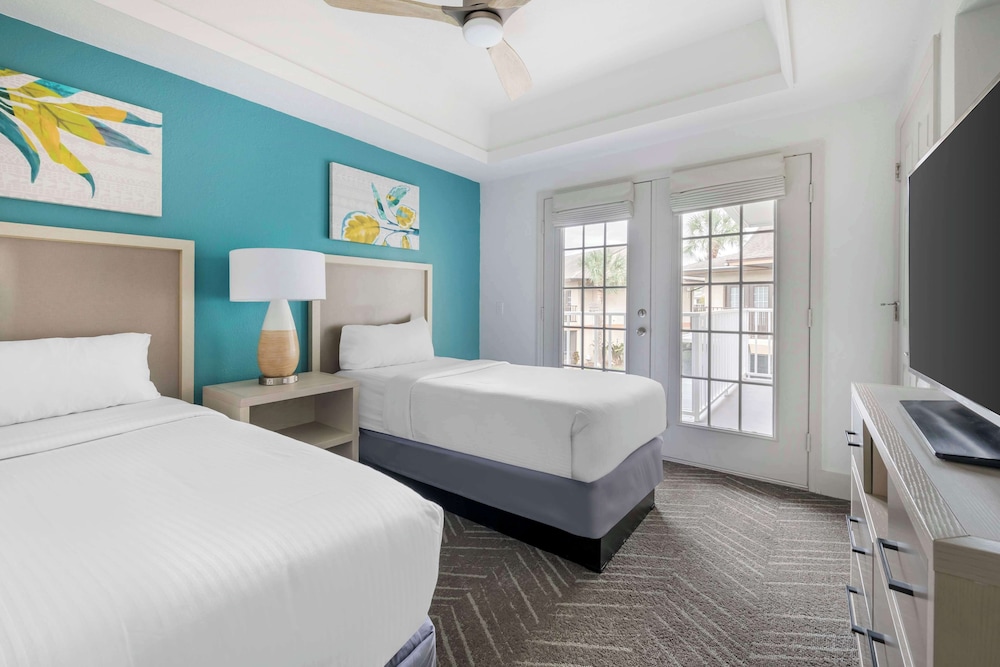 Hilton Vacation Club Aqua Sol Orlando West — Hotel rooms in Winter Garden, Florida