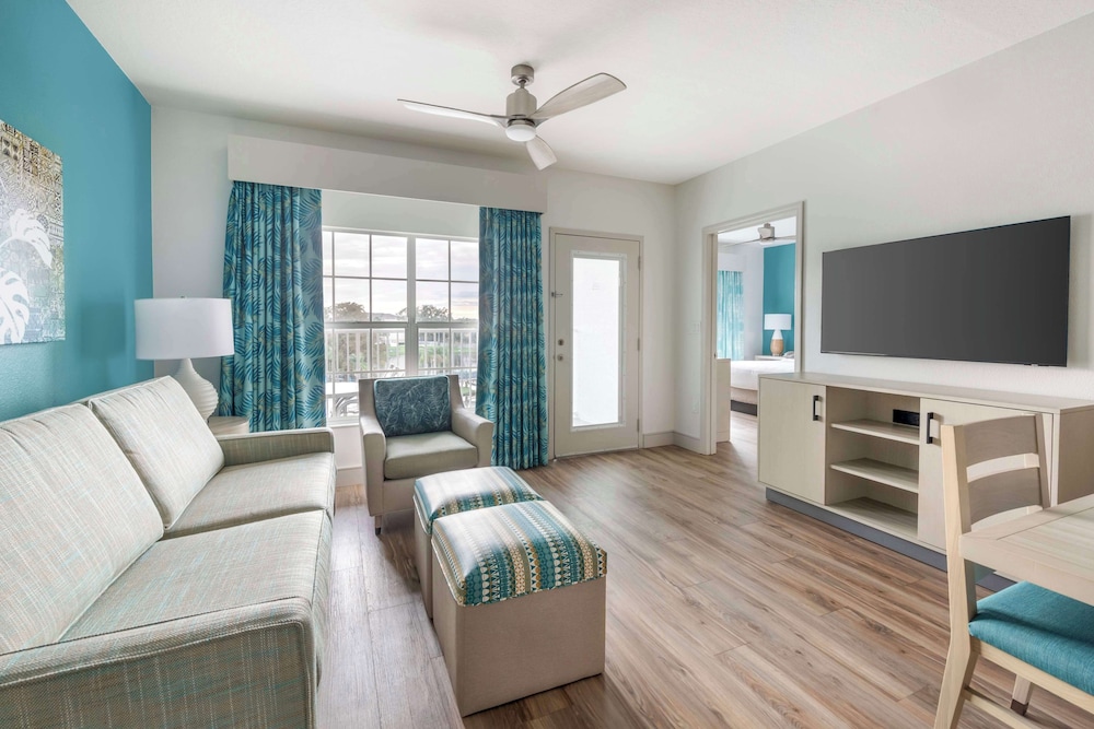 Hilton Vacation Club Aqua Sol Orlando West — Hotel rooms in Winter Garden, Florida