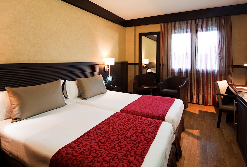 Catalonia Santa Justa — Hotel rooms in Seville, Andalusia