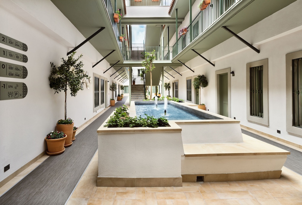 Catalonia Santa Justa — Hotel building in Seville, Andalusia