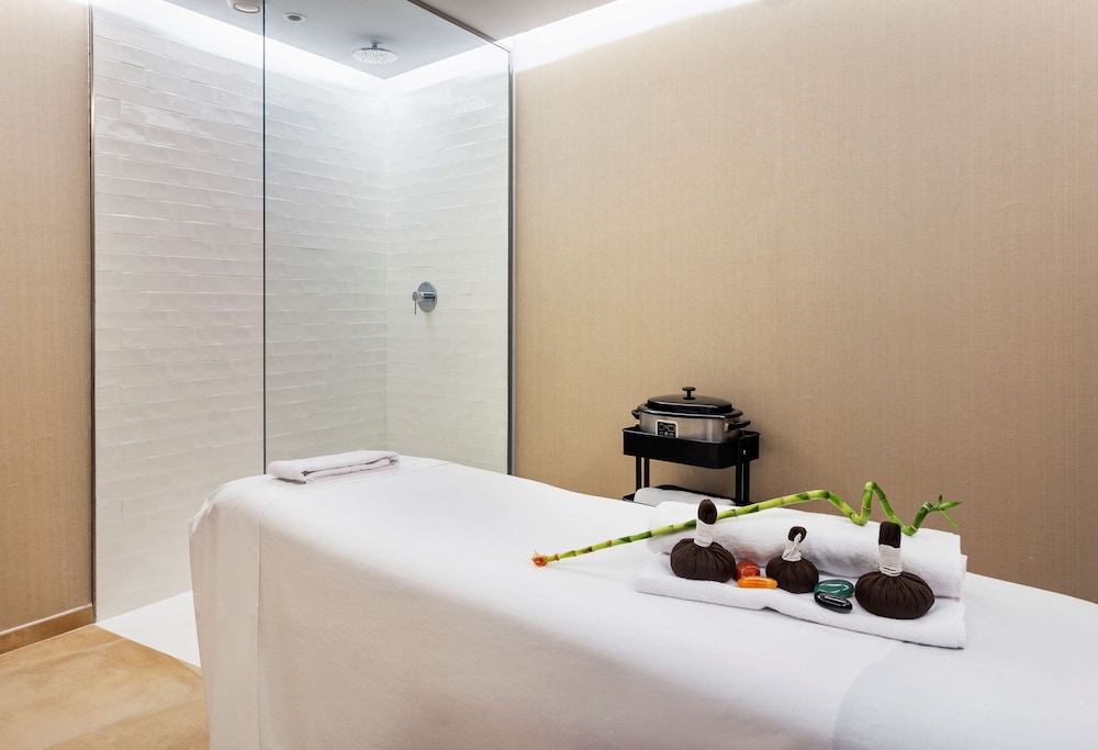 Catalonia Santa Justa — Spa in Seville, Andalusia