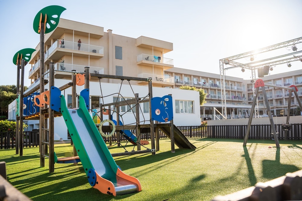Minura Hotel Sur Menorca — Facilities in Punta Prima, Balearic Islands
