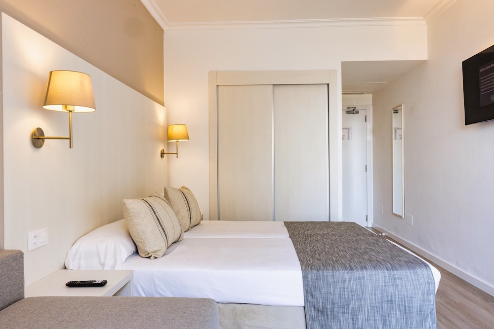 Minura Hotel Sur Menorca — Rooms in Punta Prima, Balearic Islands