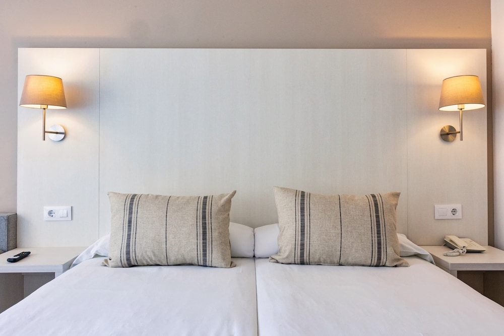 Minura Hotel Sur Menorca — Rooms in Punta Prima, Balearic Islands