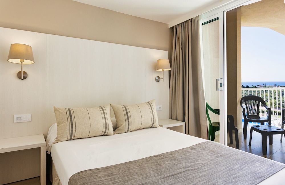 Minura Hotel Sur Menorca — Rooms in Punta Prima, Balearic Islands