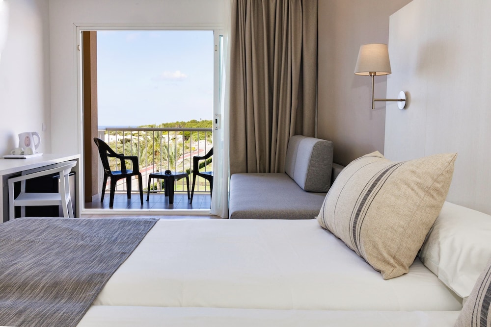 Minura Hotel Sur Menorca — Rooms in Punta Prima, Balearic Islands
