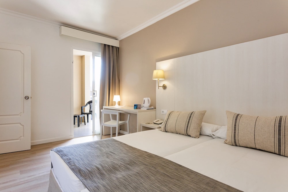 Minura Hotel Sur Menorca — Rooms in Punta Prima, Balearic Islands