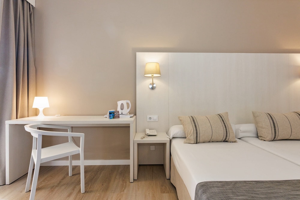 Minura Hotel Sur Menorca — Rooms in Punta Prima, Balearic Islands