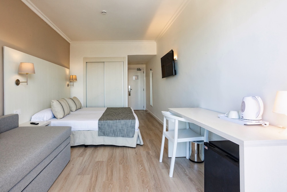 Minura Hotel Sur Menorca — Rooms in Punta Prima, Balearic Islands