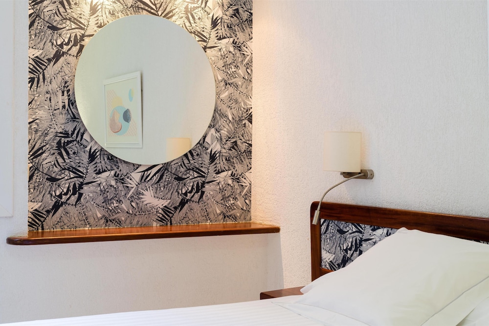 Plus Fariones Apartamentos — Hotel rooms in Puerto del Carmen, Canary Islands
