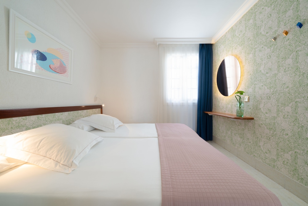 Plus Fariones Apartamentos — Hotel rooms in Puerto del Carmen, Canary Islands