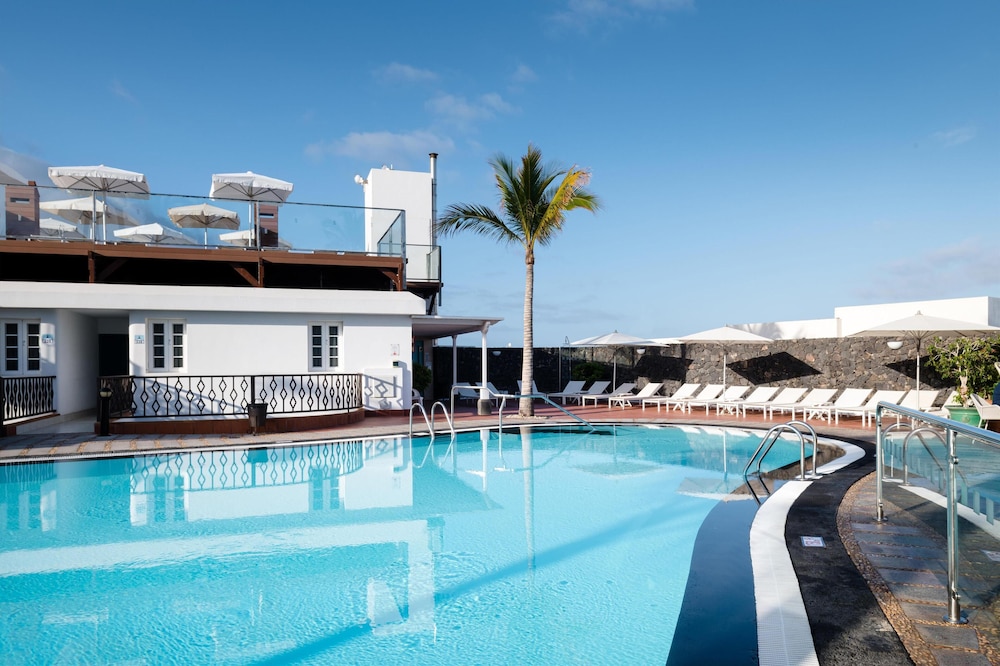 Plus Fariones Apartamentos — Swimming pool in Puerto del Carmen, Canary Islands