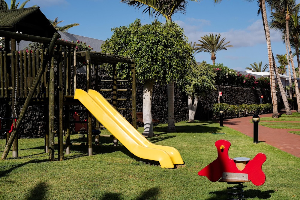 Plus Fariones Apartamentos — Attractions for children in Puerto del Carmen, Canary Islands