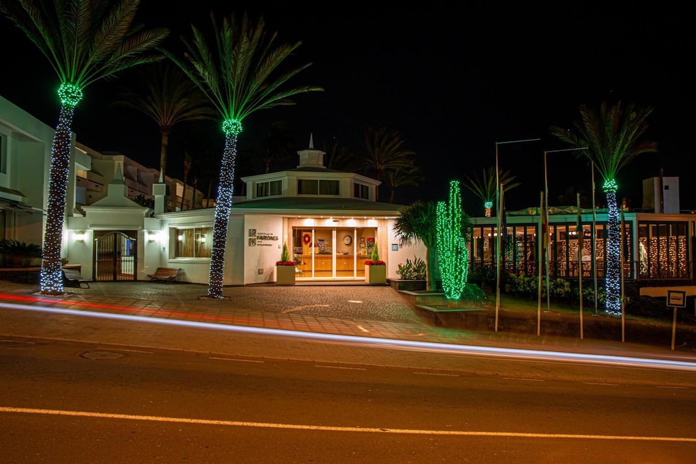 Plus Fariones Apartamentos — Hotel building in Puerto del Carmen, Canary Islands