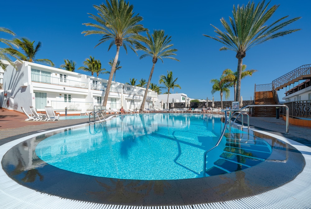 Plus Fariones Apartamentos — Swimming pool in Puerto del Carmen, Canary Islands