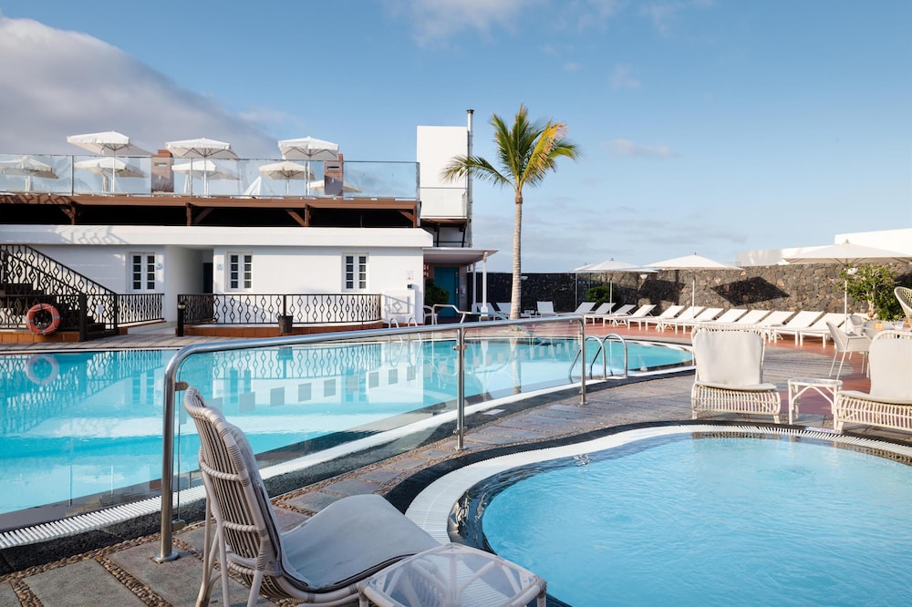 Plus Fariones Apartamentos — Swimming pool in Puerto del Carmen, Canary Islands