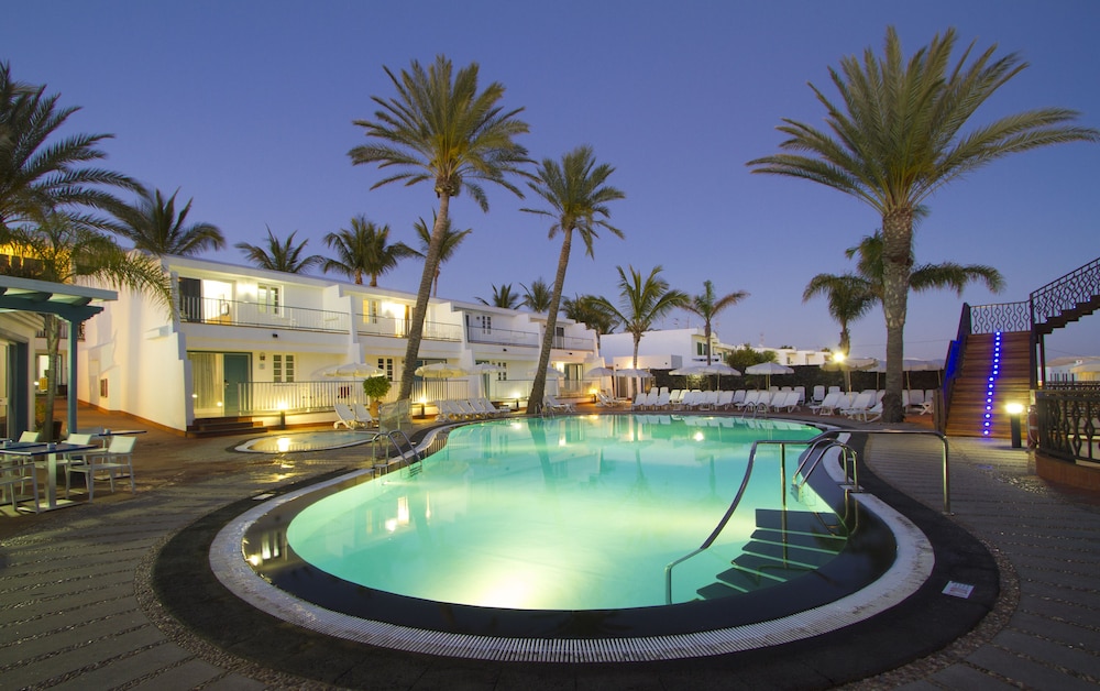 Plus Fariones Apartamentos — Swimming pool in Puerto del Carmen, Canary Islands