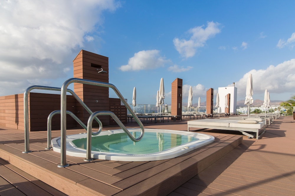 Plus Fariones Apartamentos — Spa in Puerto del Carmen, Canary Islands