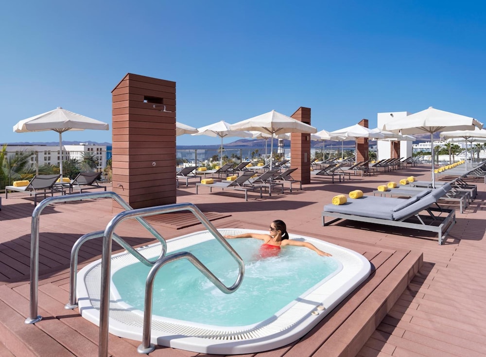 Plus Fariones Apartamentos — Spa in Puerto del Carmen, Canary Islands