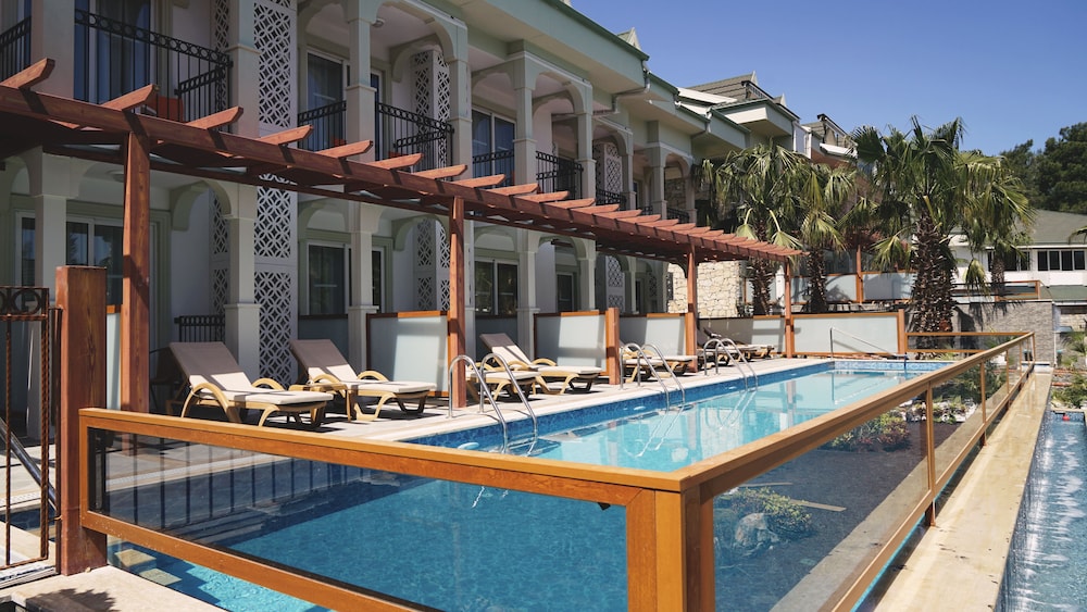 Green Forest Holiday Village — Swimming pool in Fethiye, Mugla