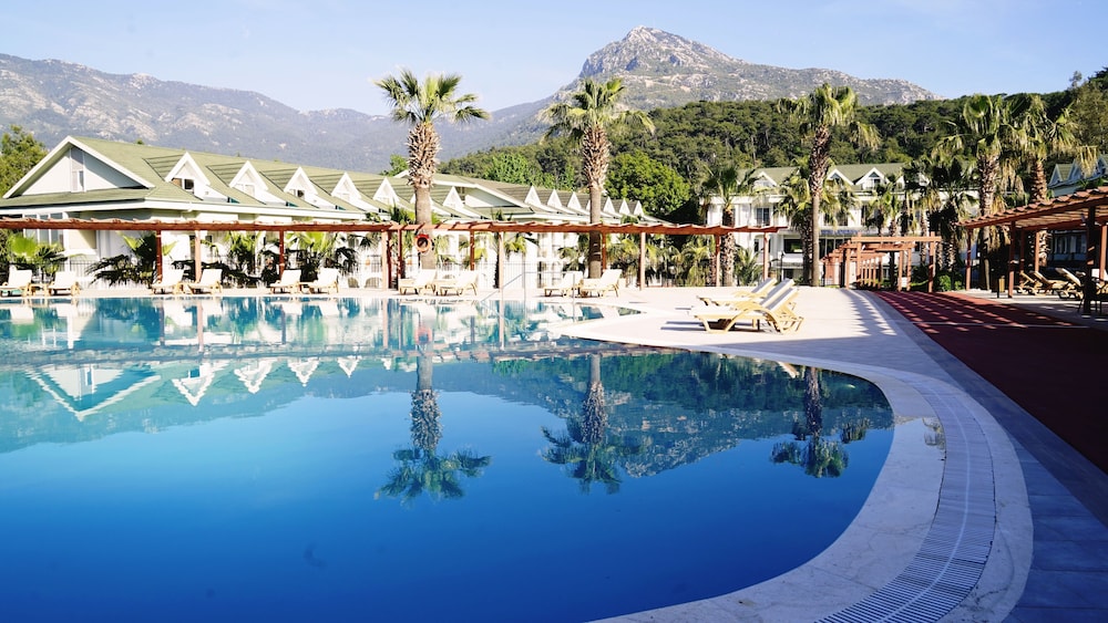 Green Forest Holiday Village — Swimming pool in Fethiye, Mugla