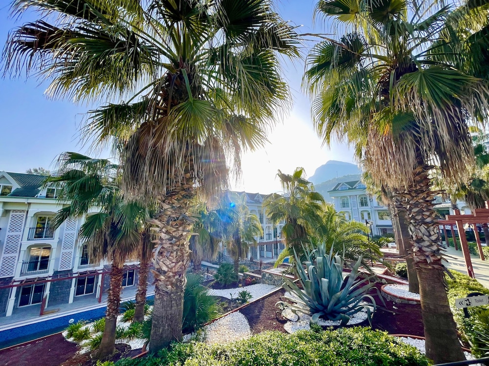Green Forest Holiday Village — Hotel building in Fethiye, Mugla