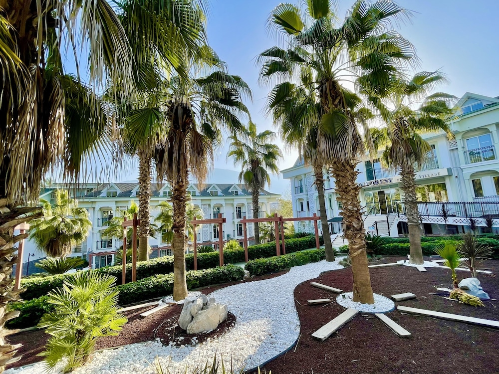 Green Forest Holiday Village — Hotel building in Fethiye, Mugla