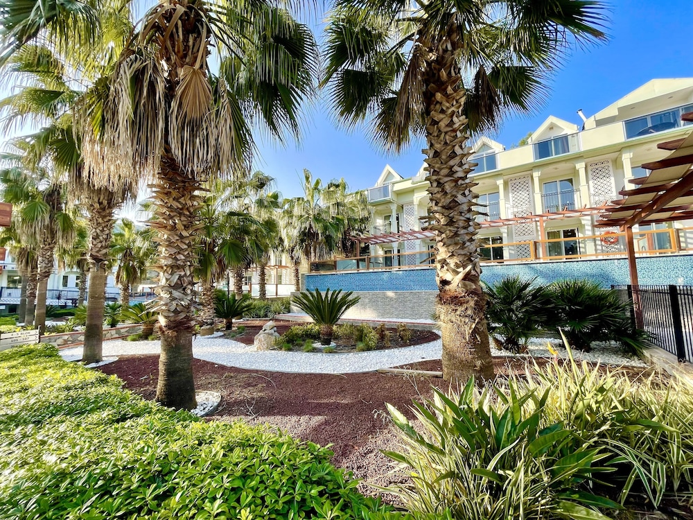 Green Forest Holiday Village — Hotel building in Fethiye, Mugla