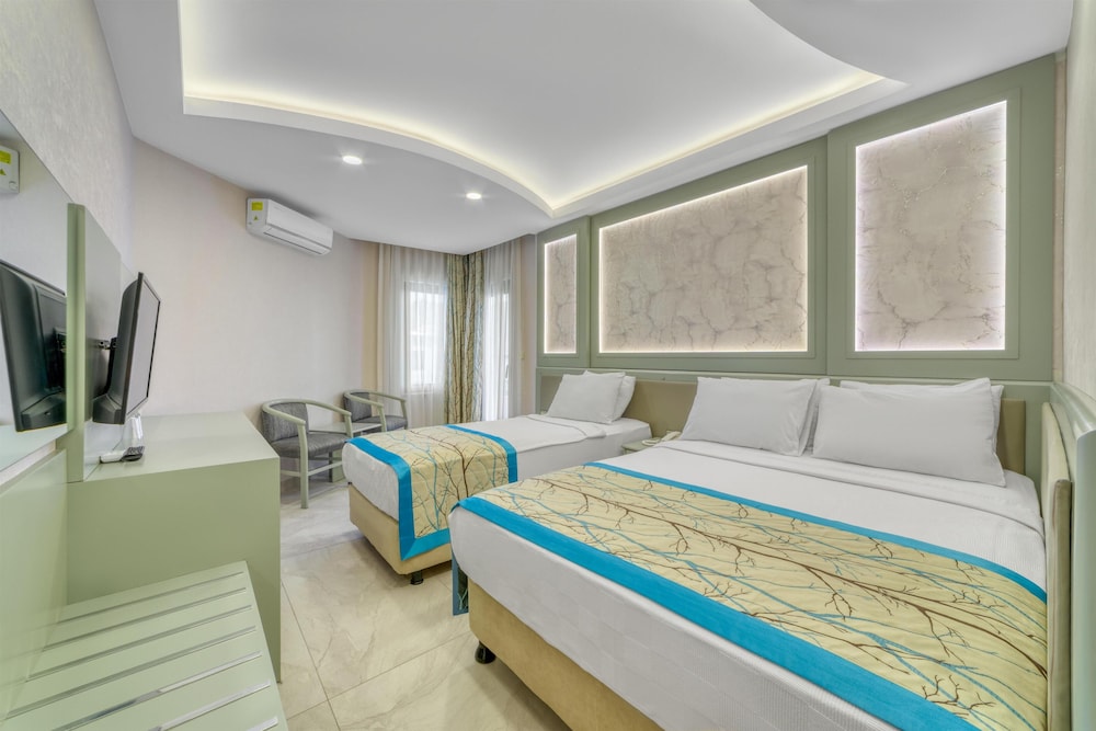 Hatipoglu Beach Hotel — Hotel rooms in Alanya