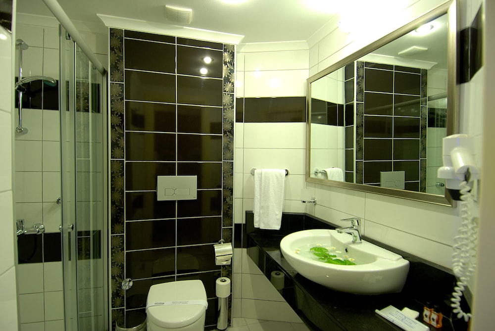 Hatipoglu Beach Hotel — Hotel rooms in Alanya