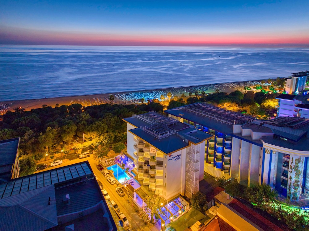 Hatipoglu Beach Hotel — Hotel building in Alanya