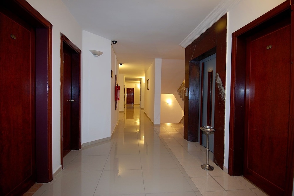 Hatipoglu Beach Hotel — Hotel building in Alanya