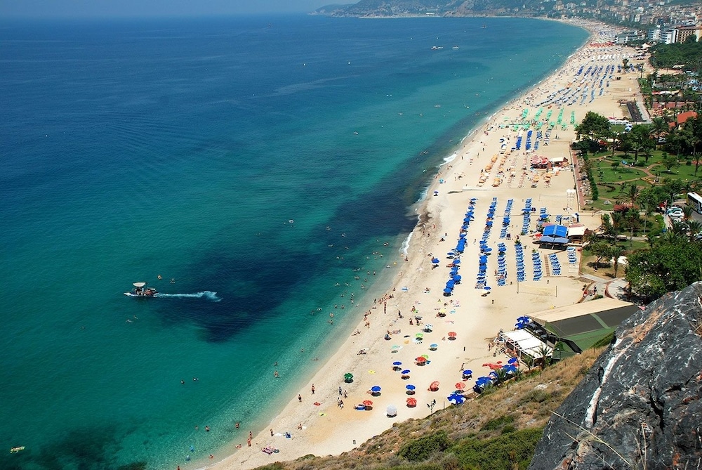 Hatipoglu Beach Hotel — Beach in Alanya