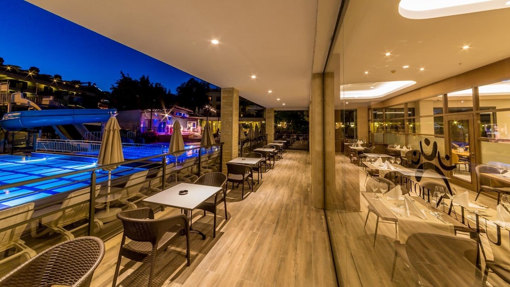 Julian Club Hotel - All Inclusive — Restaurant & bars in Marmaris, Mugla