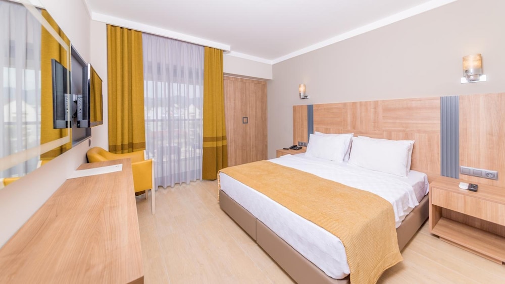 Julian Club Hotel - All Inclusive — Hotel rooms in Marmaris, Mugla