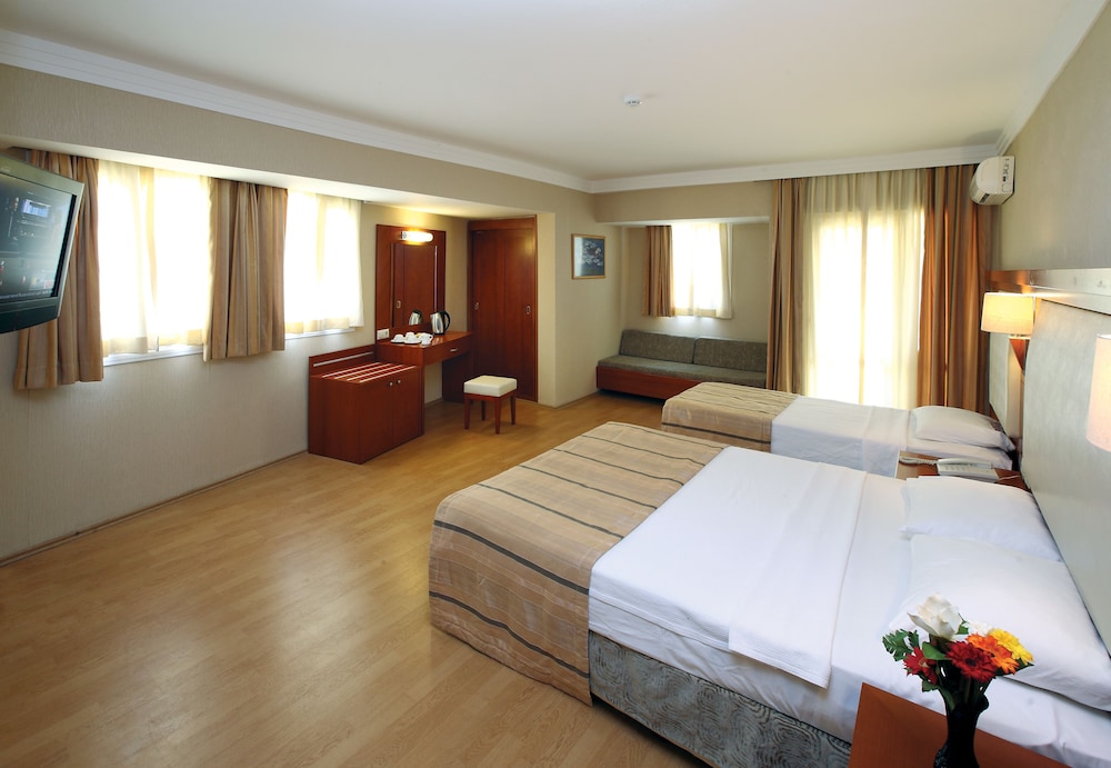 Julian Club Hotel - All Inclusive — Hotel rooms in Marmaris, Mugla