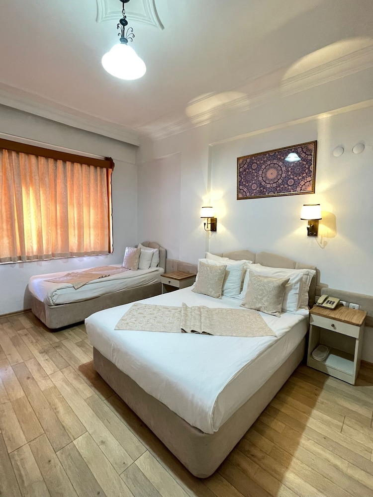 Hotel Karyatit Kaleiçi — Hotel rooms in Antalya